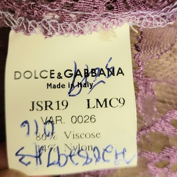 $2,500+ Dolce and Gabbana lace and silk blouse - Picture 9 of 12